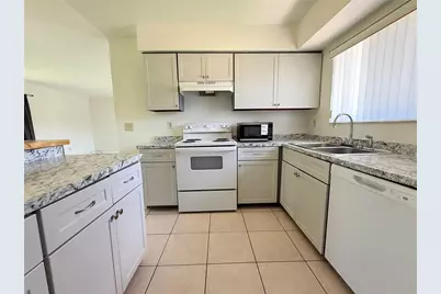 10122 Mason Dixon Circle, Orlando, FL 32821 - Photo 8