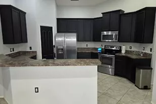 2235 Lakeridge Dr, Winter Haven, FL 33881 - Photo 4