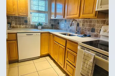 525 Conway Road #108, Orlando, FL 32807 - Photo 8