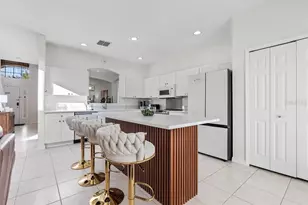 4692 Golden Beach Ct, Kissimmee, FL 34746 - Photo 12
