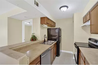 202 Red Maple Place #202, Brandon, FL 33510 - Photo 12