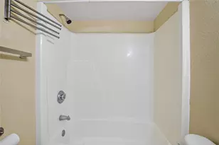 202 Red Maple Pl, Brandon, FL 33510 - Photo 18
