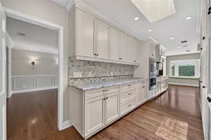 2410 Lake Shore Dr, Orlando, FL 32803 - Photo 12