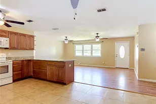 2300 Captain Dr, Deltona, FL 32738 - Photo 8