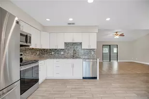 3914 Foothills Dr, Orlando, FL 32810 - Photo 8