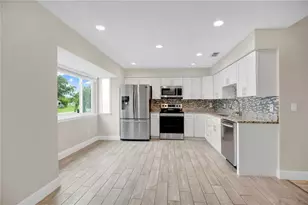 3914 Foothills Dr, Orlando, FL 32810 - Photo 6