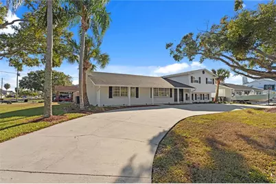 8702 Elmwood Lane, Tampa, FL 33615 - Photo 2