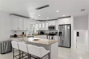 8702 Elmwood Ln, Tampa, FL 33615 - Photo 16