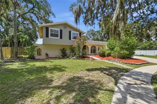 1200 Lake Valrico Ln, Valrico, FL 33594 - Photo 4