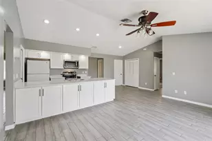 1431 Sackett Cir, Orlando, FL 32818 - Photo 6