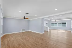 5669 45th Ave N, Kenneth City, FL 33709 - Photo 12