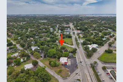 711 S 21st Street, Fort Pierce, FL 34950 - Photo 8