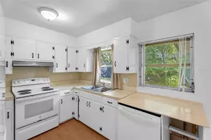 439 W Wisconsin Ave, Deland, FL 32720 - Photo 14