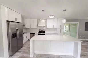 1044 E Lombardy Dr, Deltona, FL 32725 - Photo 2