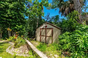 2425 Lake Sue Dr, Orlando, FL 32803 - Photo 38