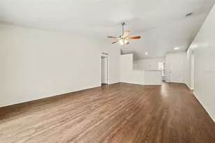 909 Bristle Cone Ct, Minneola, FL 34715 - Photo 2
