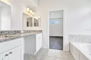 1225 Barclay Wood Dr, Ruskin, FL 33570 - Photo 18
