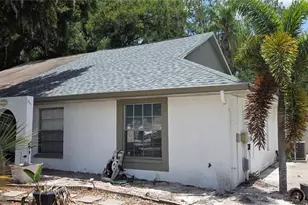 3205 Laurel Dale Dr, Tampa, FL 33618 - Photo 2