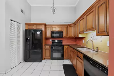 3205 Laurel Dale Drive, Tampa, FL 33618 - Photo 10