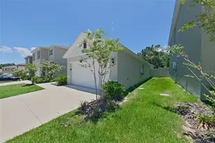 31962 Katelin Cir, Leesburg, FL 34748 - Photo 2