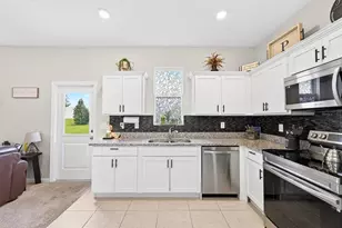 1961 Hemingway Cir, Groveland, FL 34736 - Photo 8