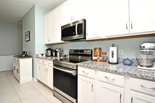 33291 Rembrandt Ln, Sorrento, FL 32776 - Photo 2