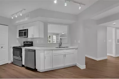 7300 Westpointe Boulevard #717, Orlando, FL 32835 - Photo 10