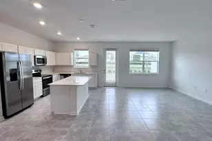 334 Bogey Dr, Davenport, FL 33896 - Photo 2