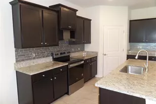 5390 Sunshine Dr, Wildwood, FL 34785 - Photo 8