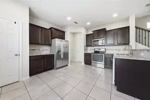 1096 Pavia Dr, Apopka, FL 32703 - Photo 4