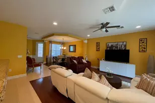 1316 Gilford Point Ln, Davenport, FL 33896 - Photo 4