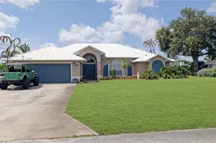 114 N 19th Cir SW, Vero Beach, FL 32962 - Photo 1