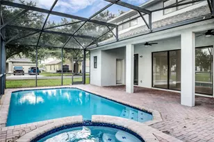 563 Lake Davenport Cir, Davenport, FL 33837 - Photo 4