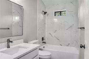 563 Lake Davenport Cir, Davenport, FL 33837 - Photo 24