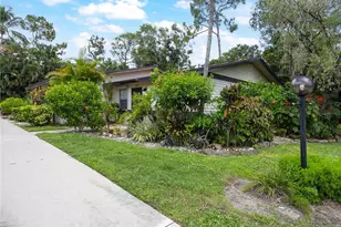 1001 Pine Isle Ln, Naples, FL 34112 - Photo 2