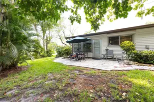 1001 Pine Isle Ln, Naples, FL 34112 - Photo 24