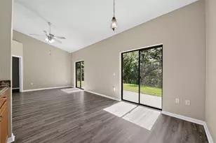 6348 Sleepy Hollow Dr, Orlando, FL 32810 - Photo 10