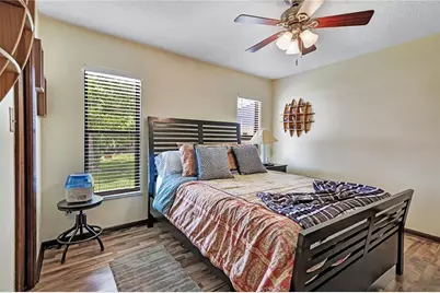 884 W Lake Holden Point, Orlando, FL 32805 - Photo 20