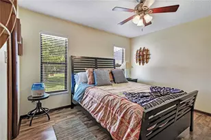 884 W Lake Holden Point, Orlando, FL 32805 - Photo 20