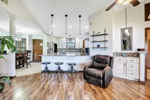 884 W Lake Holden Point, Orlando, FL 32805 - Photo 10