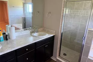 615 Bentley North Dr, Auburndale, FL 33823 - Photo 4