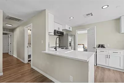 102 Shore Drive E, Oldsmar, FL 34677 - Photo 4