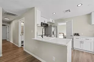 102 Shore Dr E, Oldsmar, FL 34677 - Photo 4