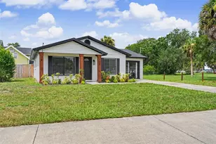 102 Shore Dr E, Oldsmar, FL 34677 - Photo 1