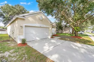 3215 Summer Cruise Dr, Valrico, FL 33594 - Photo 2