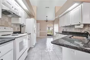 667 Jessanda Cir, Lakeland, FL 33813 - Photo 2