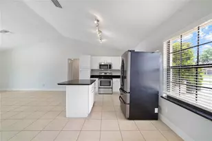 127 Citruswood Ct, Davenport, FL 33837 - Photo 4
