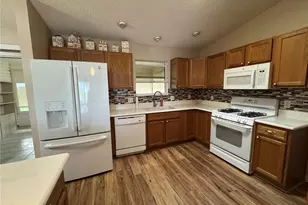 17481 SE 76th Flintlock Terrace, The Villages, FL 32162 - Photo 14