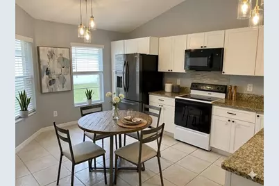 82 Lakepointe Circle #82, Kissimmee, FL 34743 - Photo 2