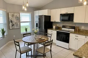 82 Lakepointe Cir, Kissimmee, FL 34743 - Photo 2
